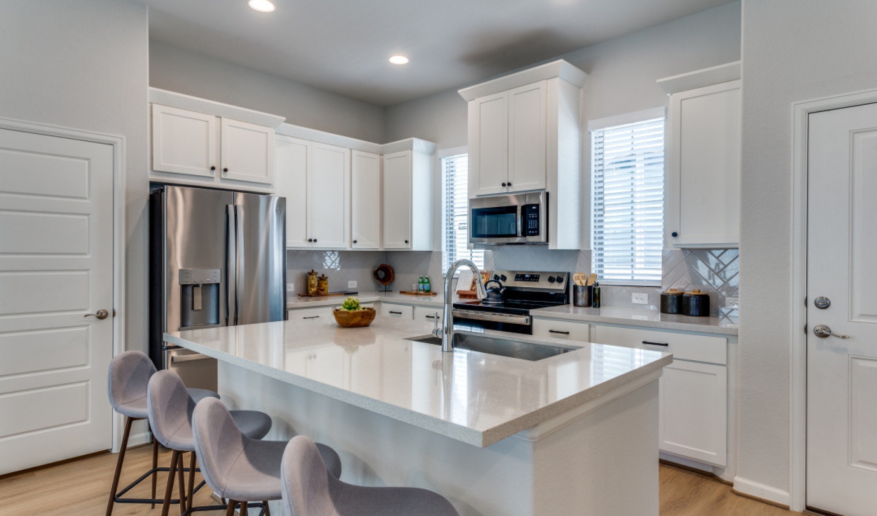 APPROACHABLE NEIGHBORHOODS APPROACHABLE NEIGHBORHOODS